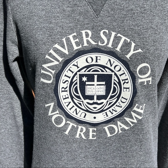 CHAMPION University of Notre Dame Crewneck Sweatshirt Size Women’s Medium - Picture 2 of 7